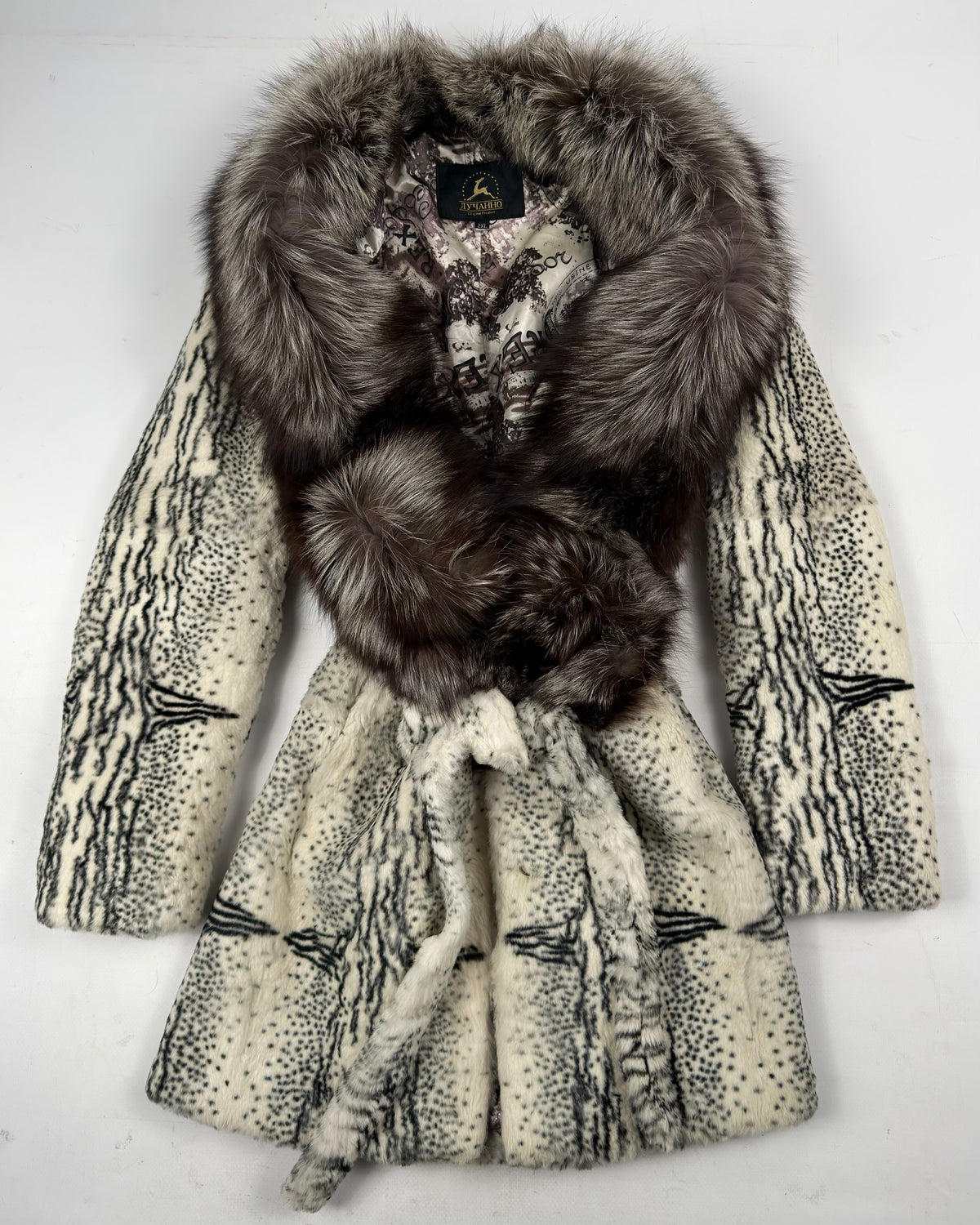 Vintage Fur Coat with Fox Collar — M/L