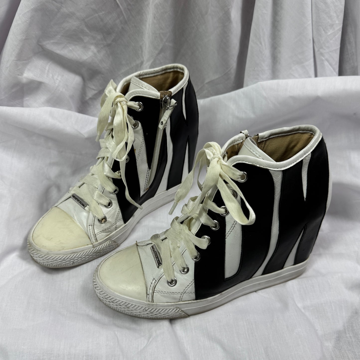DKNY Vintage Wedge Sneakers 39.5/40
