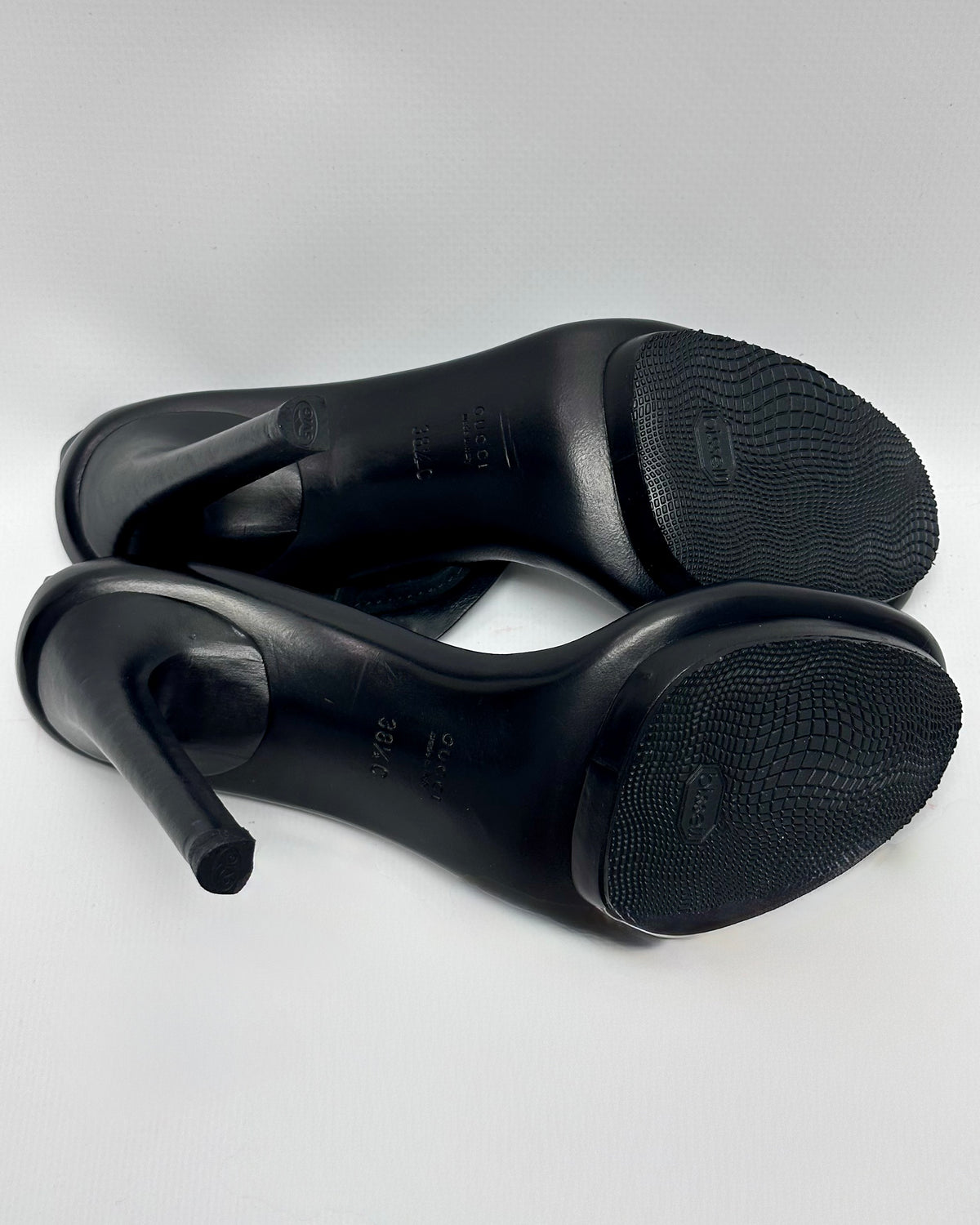 Gucci by Tom Ford S/S2002 Heart Heels — 38.5/39