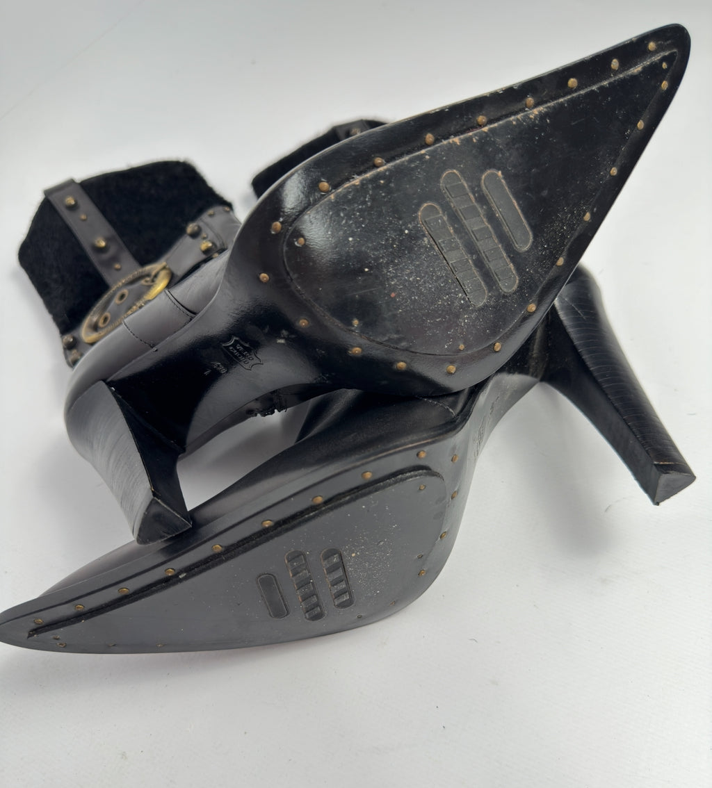 Vintage Leather Boots — 40