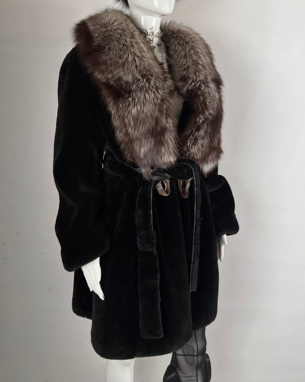 Vintage Fur Coat — M/XL
